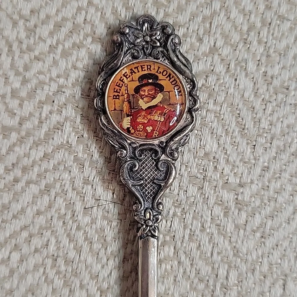 LONDON BEEFEATER Silver Souvenir Spoon